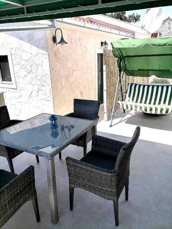 Apartmani Kremena Small Beach 200M Клек Екстериор снимка