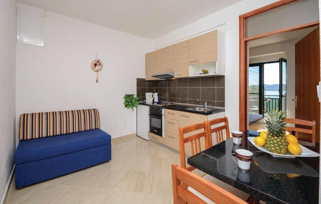 Apartmani Kremena Small Beach 200M Клек Екстериор снимка