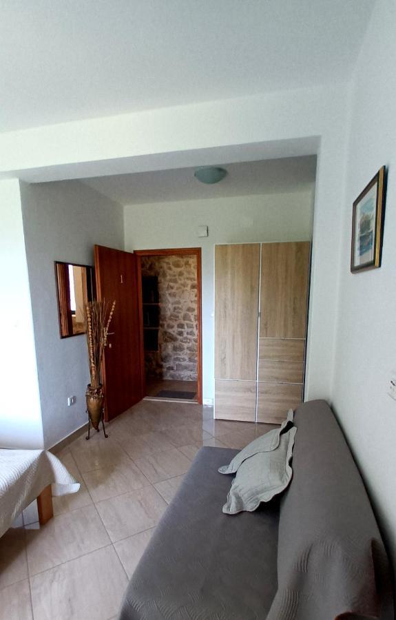 Apartmani Kremena Small Beach 200M Клек Екстериор снимка