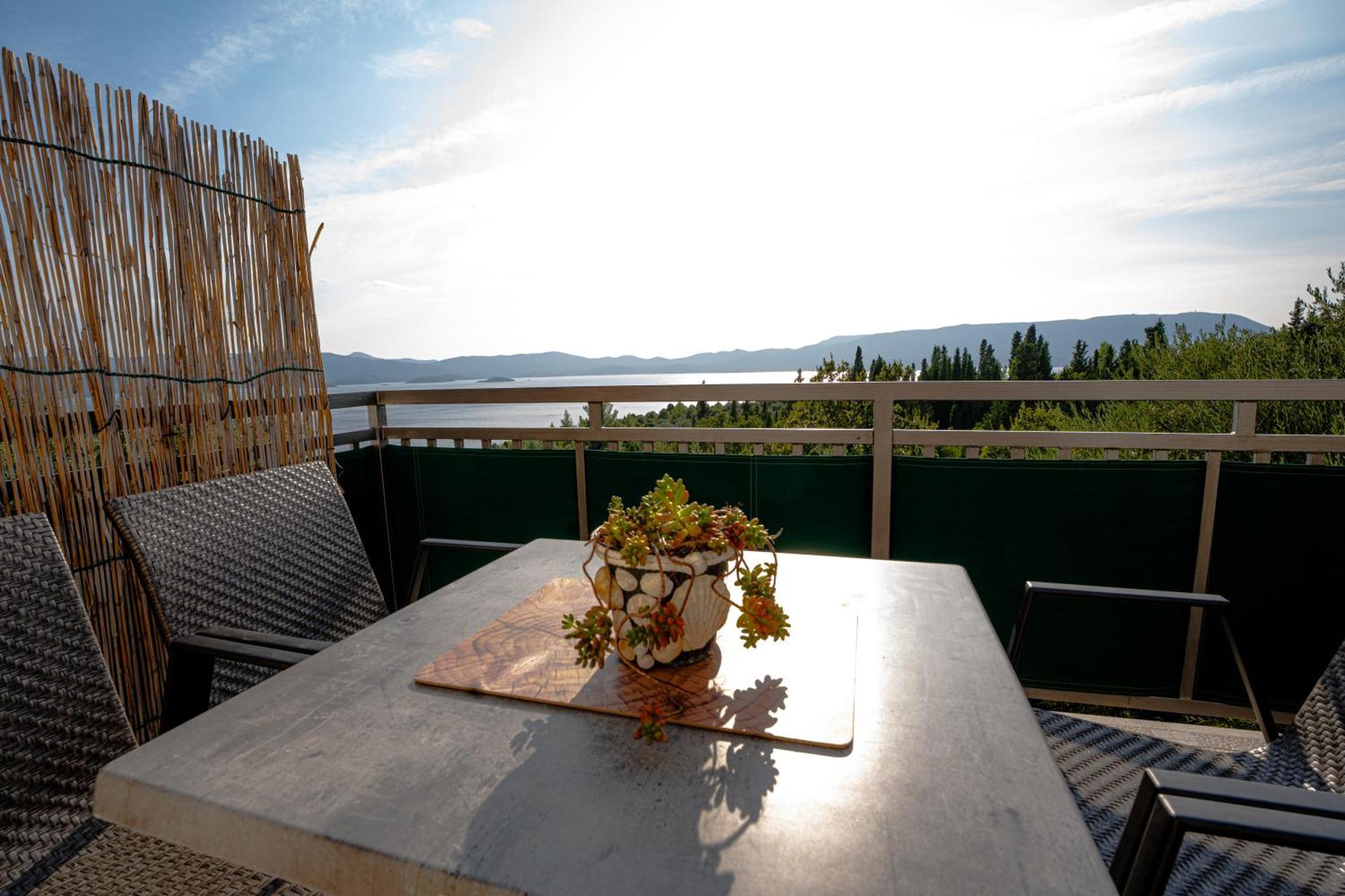 Apartmani Kremena Small Beach 200M Клек Екстериор снимка