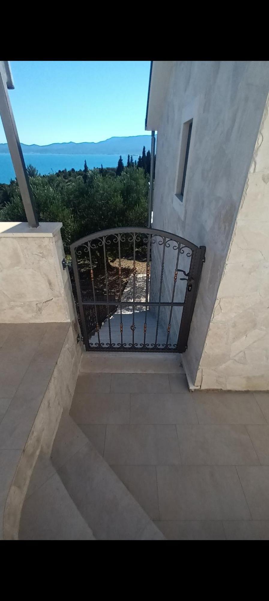 Apartmani Kremena Small Beach 200M Клек Екстериор снимка