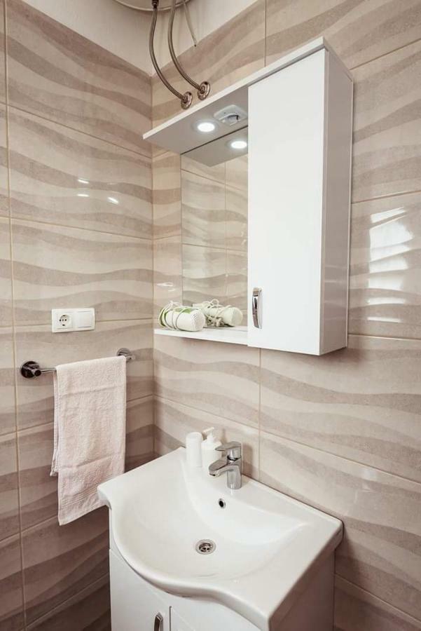 Apartmani Kremena Small Beach 200M Клек Екстериор снимка