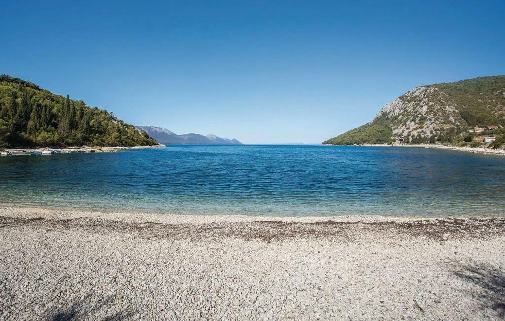 Apartmani Kremena Small Beach 200M Клек Екстериор снимка